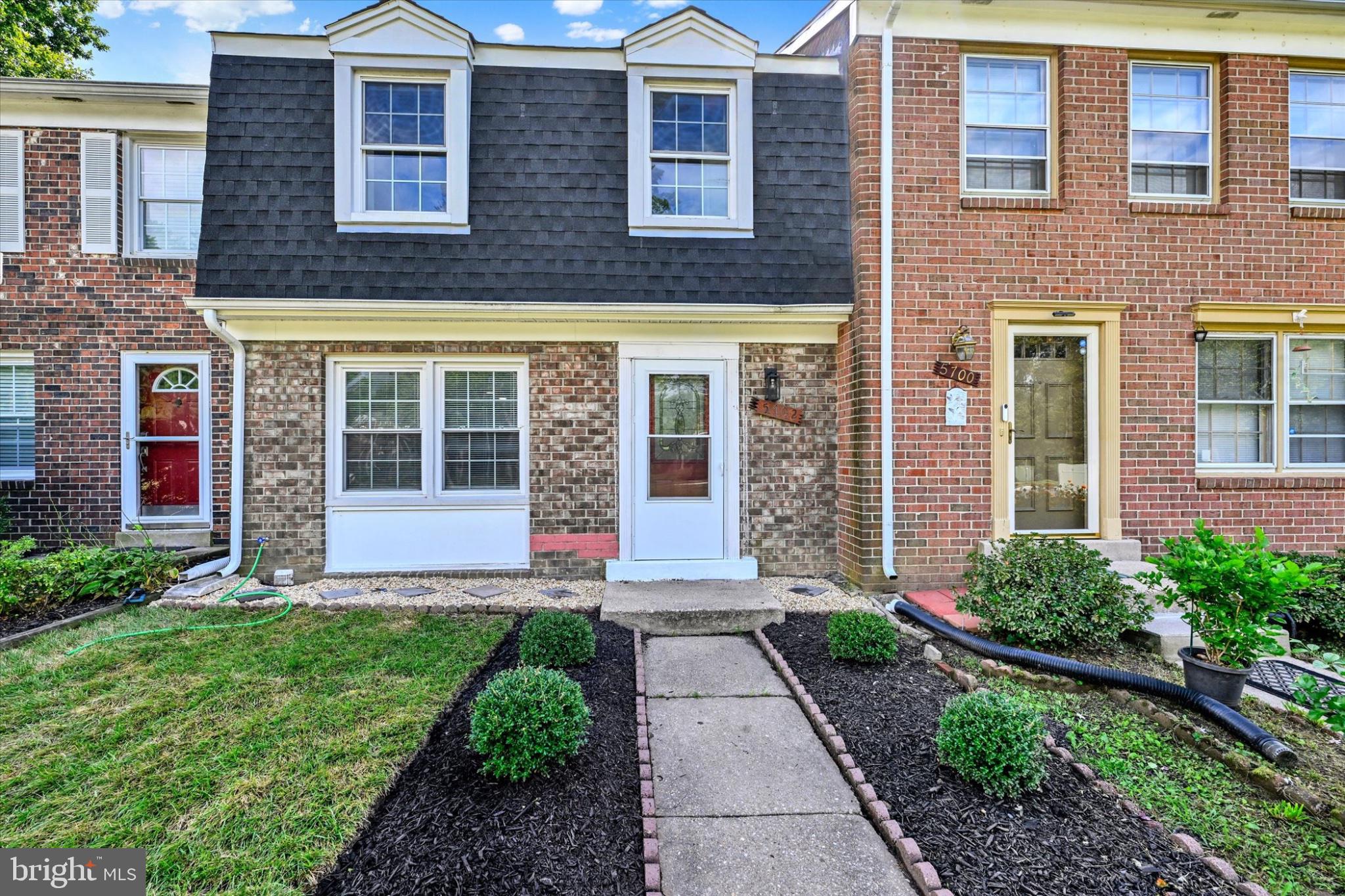 5702 Yellowrose Court