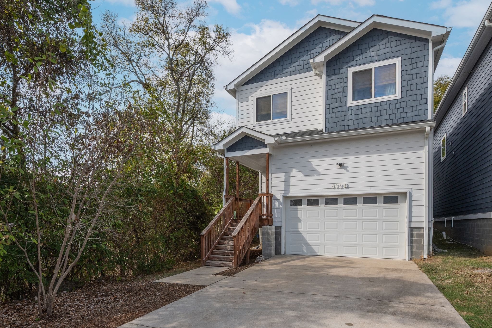 This 3-bed, 2.5-bath South Nashville home was built in 2018 and is about 15 minutes from Downtown. It has an open floor plan with high ceilings and wood floors. The kitchen has granite counters, stainless appliances, and shaker cabinets. The 17x14 primary suite includes a walk-in closet and a double-vanity bath. Outside there's an extended covered deck, a patio, a large backyard with an 8-ft privacy fence, and a 1-car garage. Washer dryer included. $350 non refundable pet fee