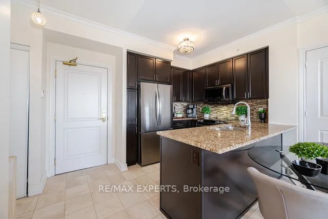 9255 Jane St 809