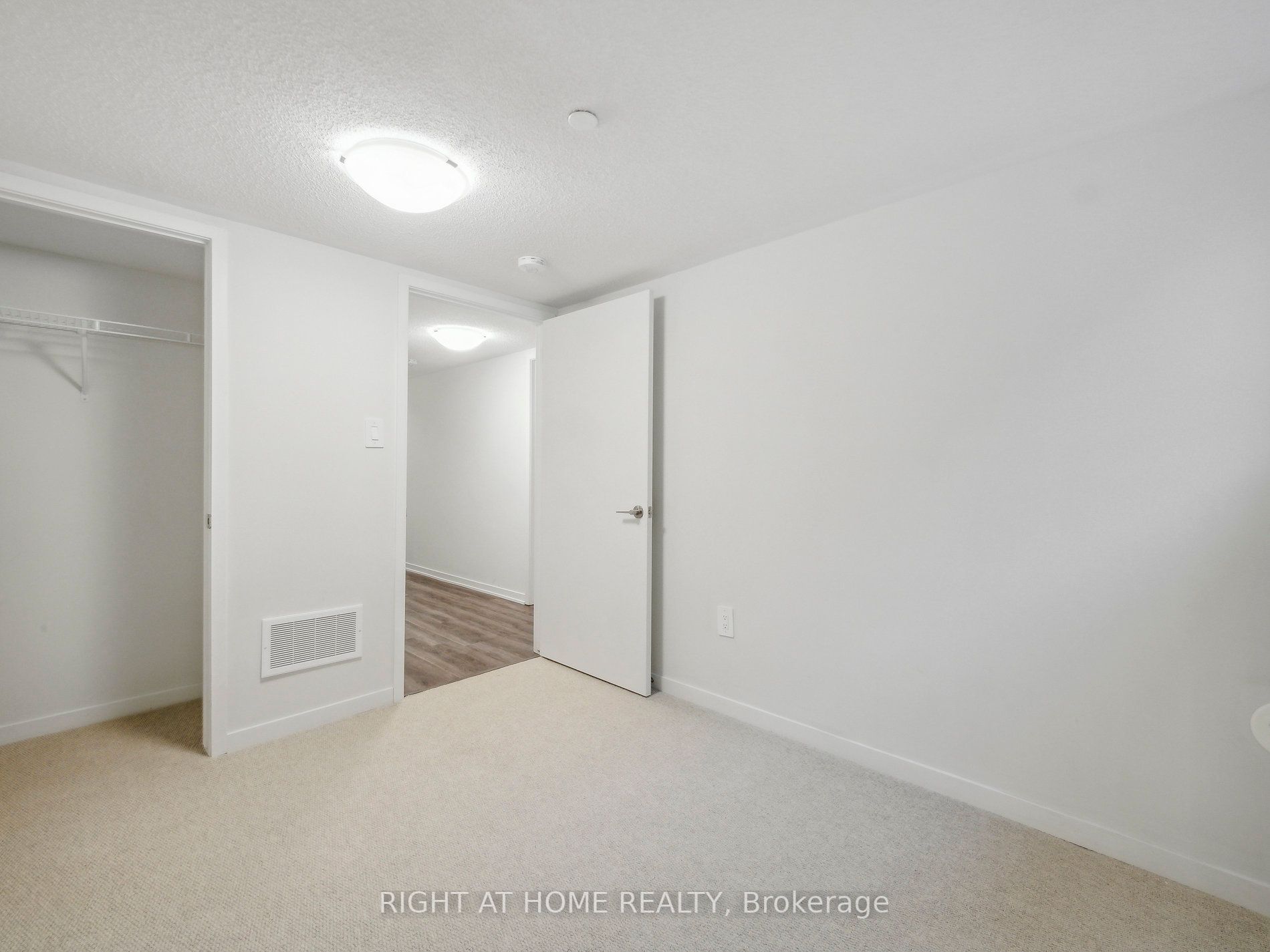 39 Honeycrisp Cres 105