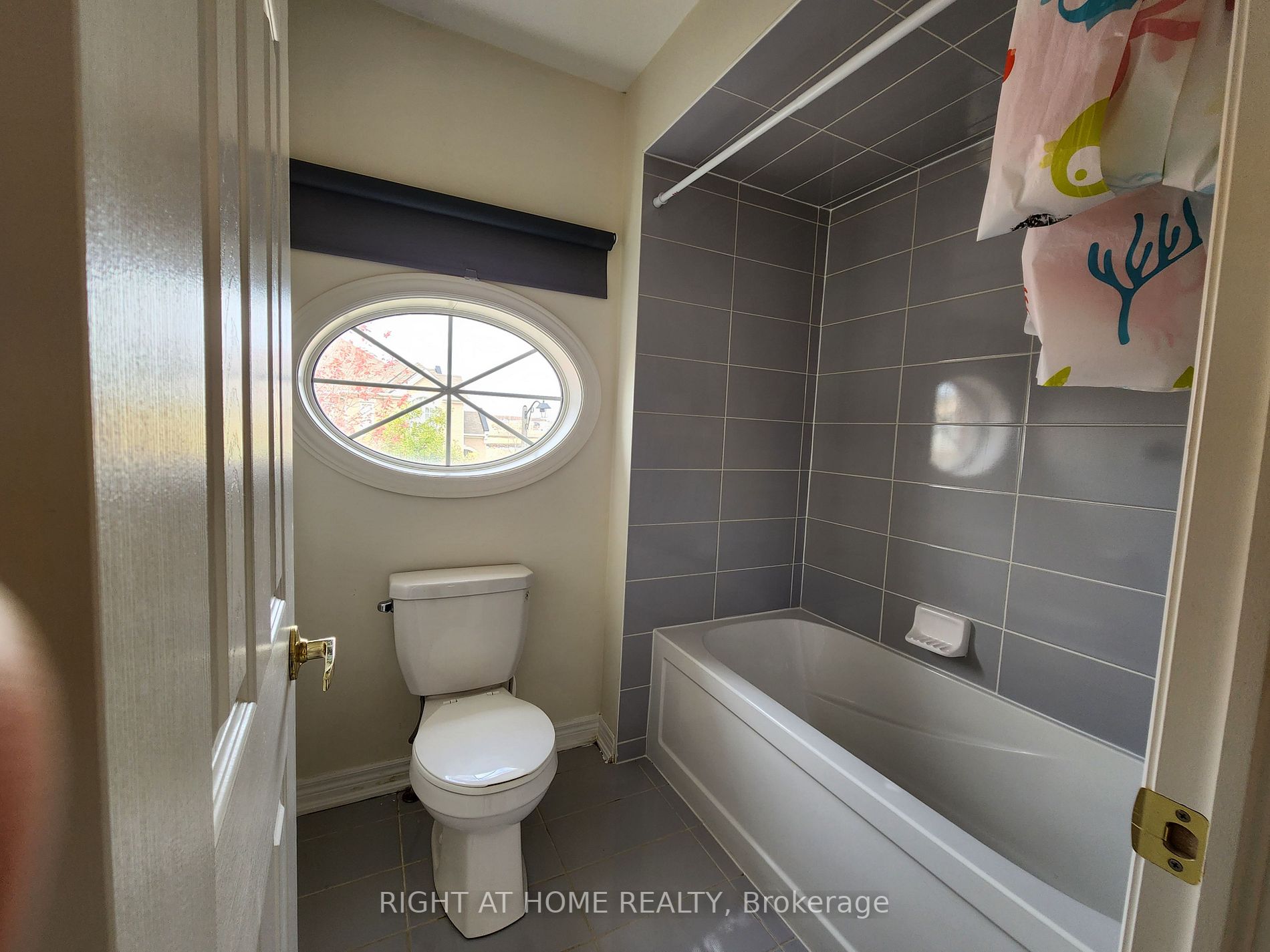 3185 Larry Cres