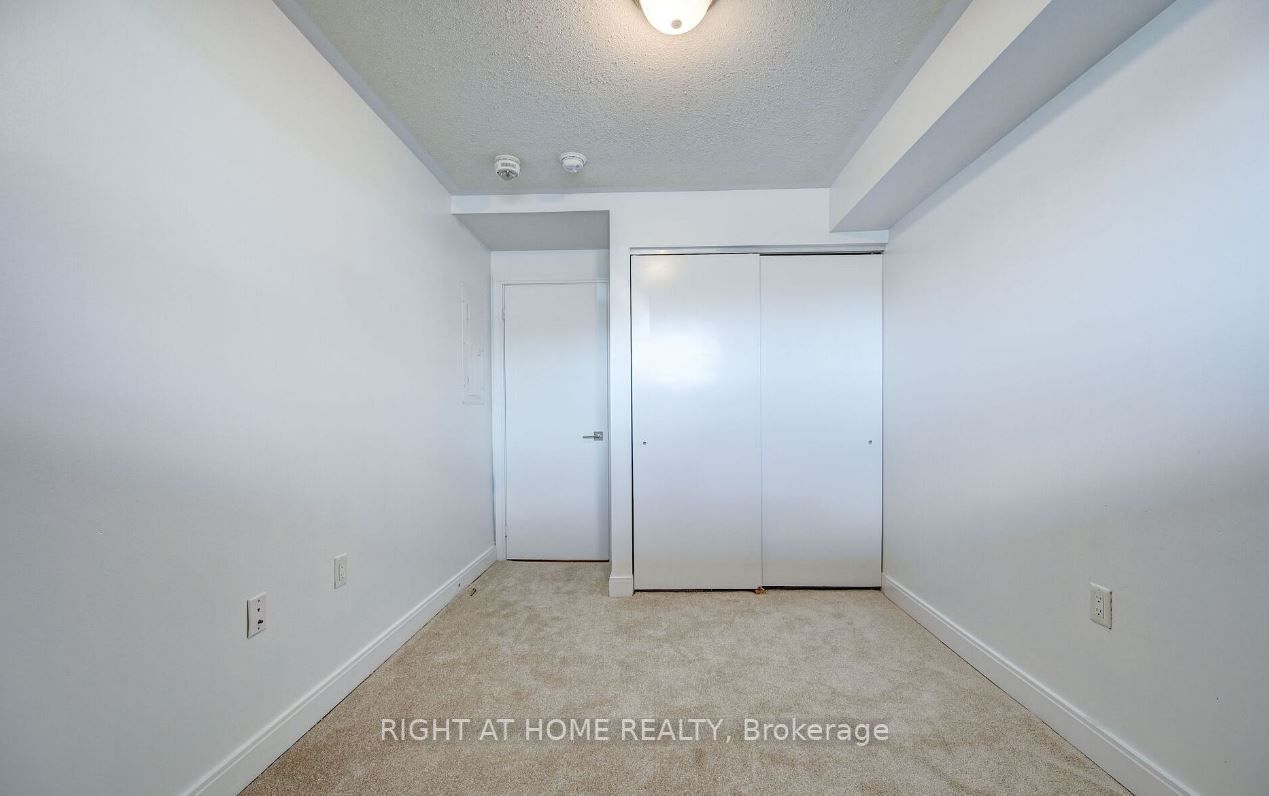 100 Dufay Rd 5