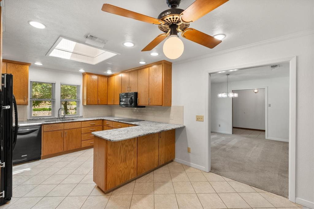 2216 Shadywood Court