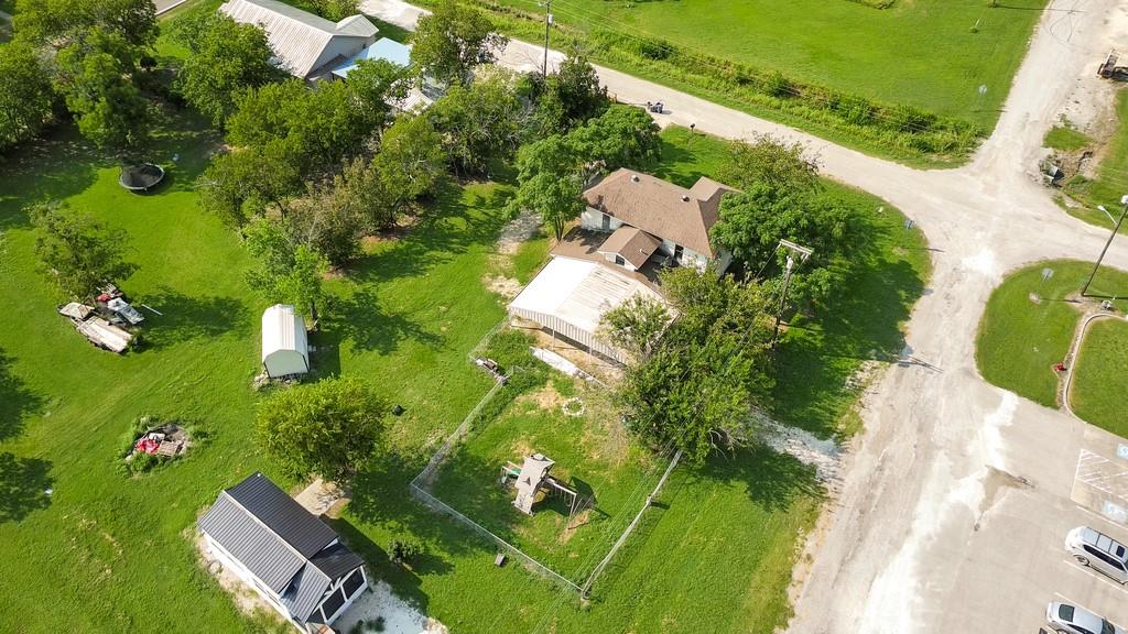 112 W Hackberry Street