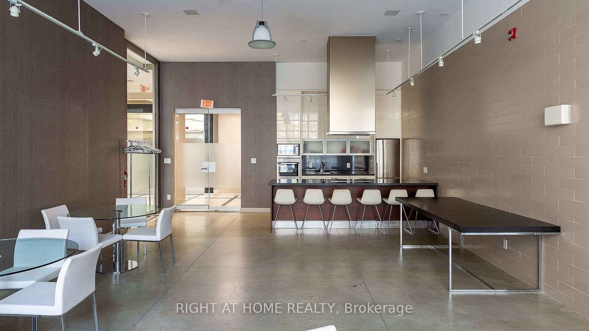 380 Macpherson Ave 314