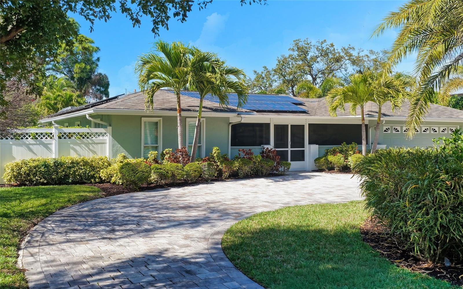 121 Holly Avenue, Sarasota, FL