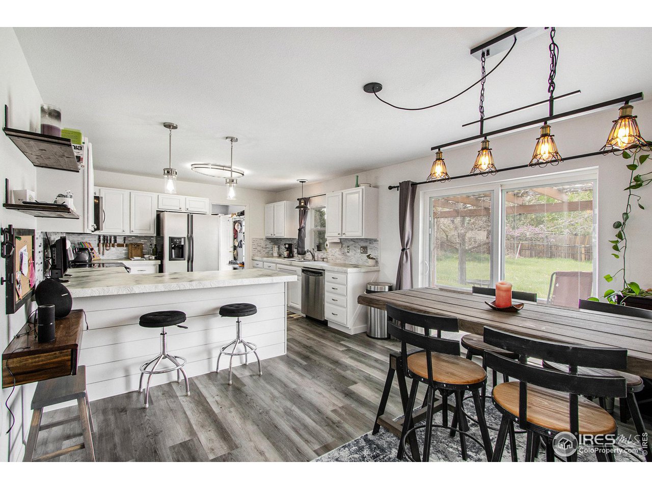 121 Victoria Dr