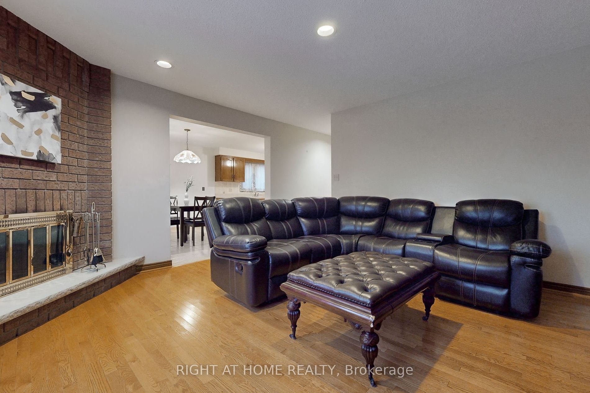 36 W Montana Ave