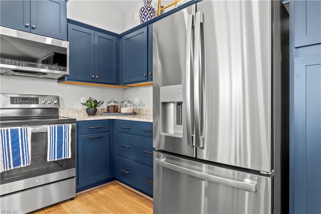 1712 Kathy Ann Way E