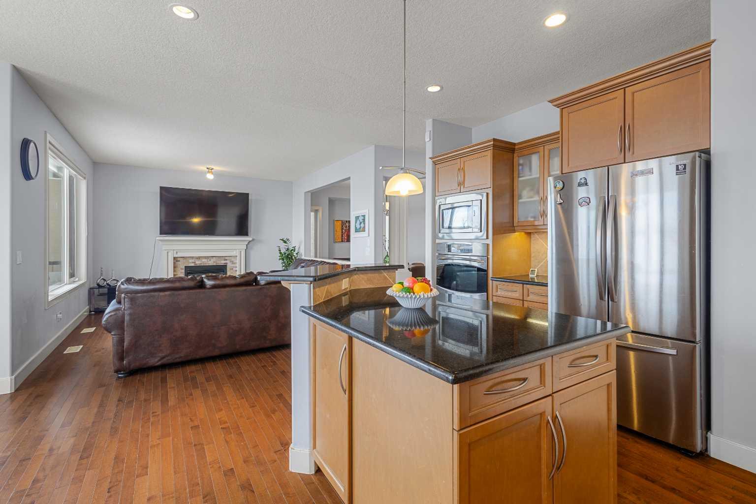 86 Royal Ridge Mount NW