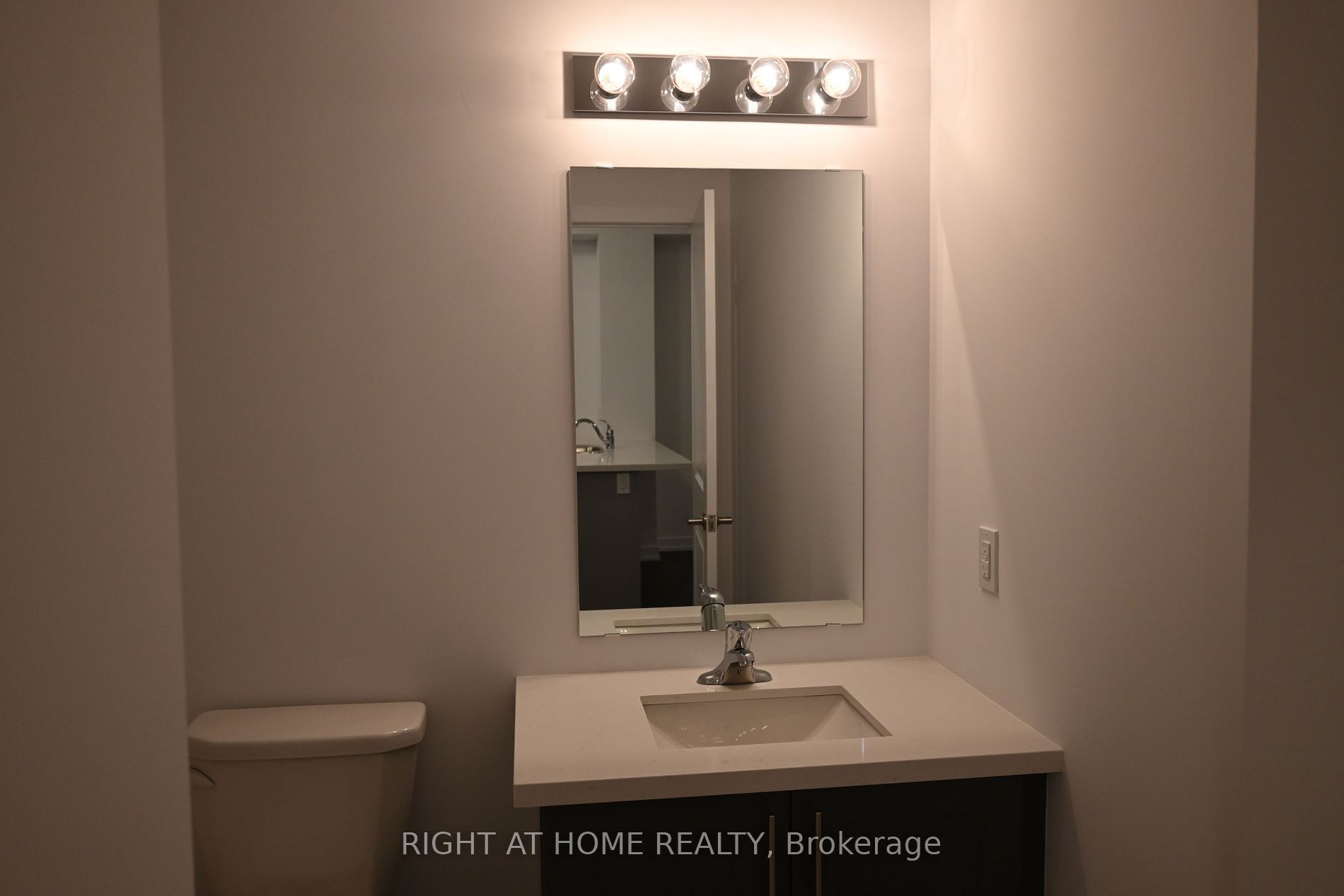460 E Dundas St 1106