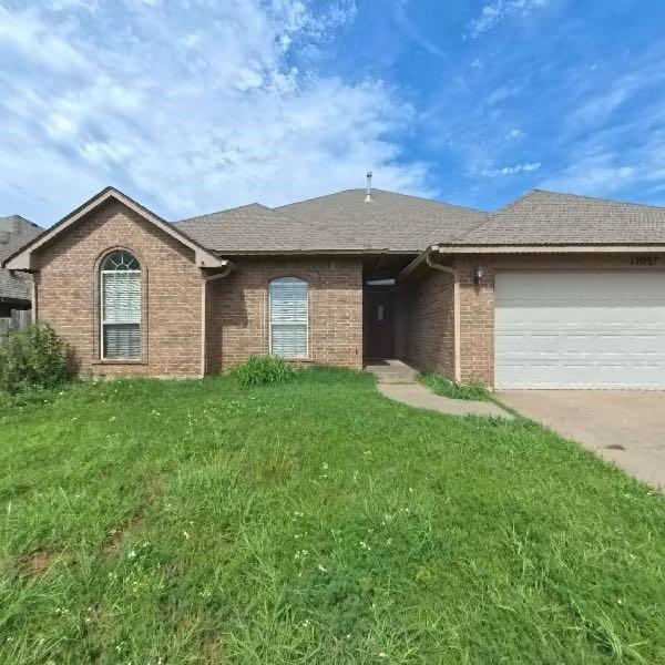 Welcome to this delightful brick home nestled on a desirable interior lot in the sought-after Woodvine IV subdivision. This property offers a fantastic opportunity to own in a great neighborhood and personalize a home to your taste.

Step inside and discover a spacious open-concept living room and kitchen, perfect for entertaining and everyday living. The floors are a blend of comfortable carpet and durable ceramic tile, providing both warmth and easy maintenance. The kitchen comes equipped with sleek stainless steel appliances, ready for your culinary adventures.

The master ensuite is a true retreat, featuring a generously sized walk-in closet and a private bathroom designed for relaxation. Enjoy the convenience of dual vanities and unwind in the luxurious garden tub.

This home is being sold as-is, and the owner will make no repairs. This is an excellent chance to purchase a solid home in a prime location and add your personal touches.

Don't miss out on this opportunity! Schedule your showing today