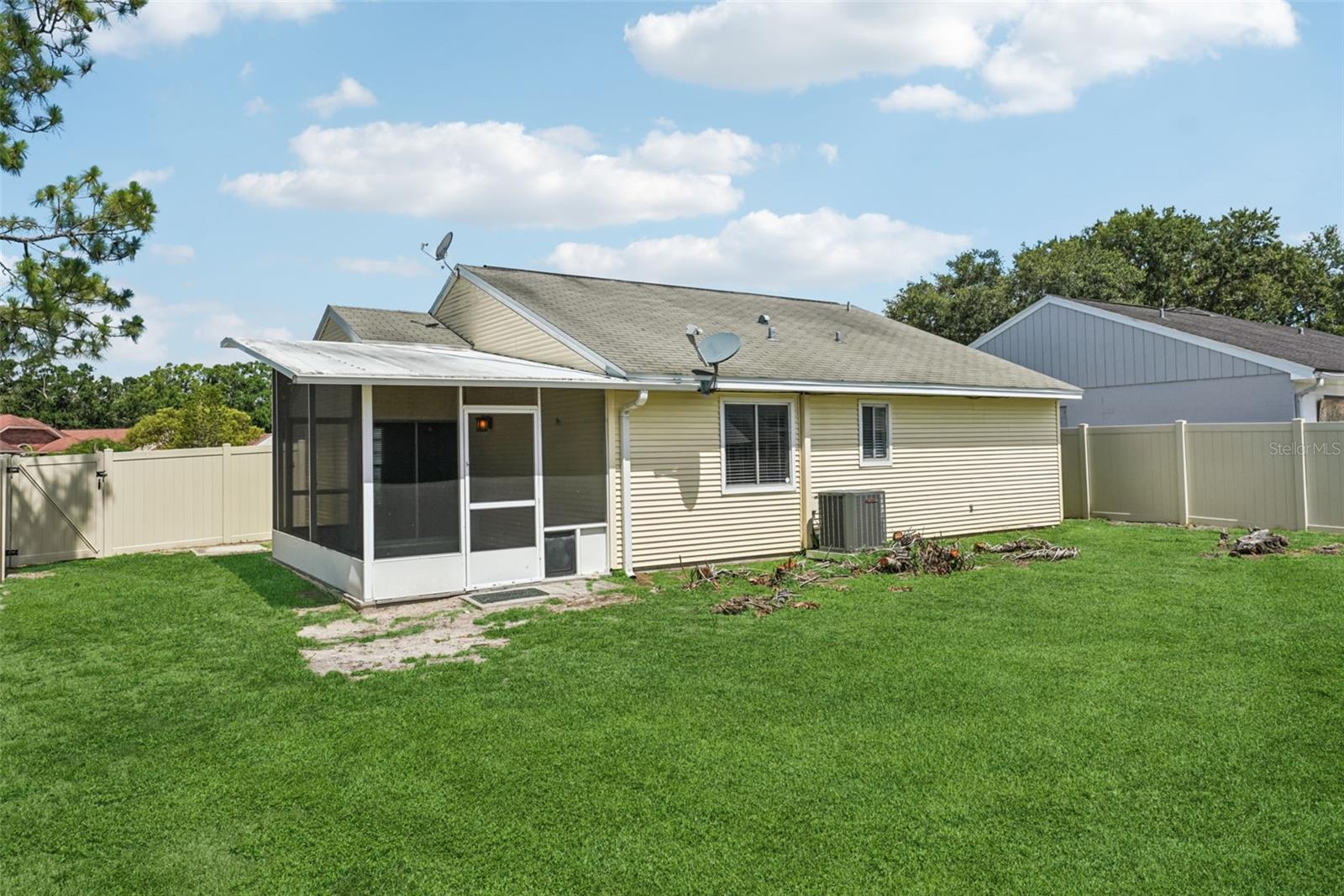 8201 Clermont St