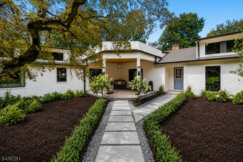 101 Peachcroft Dr