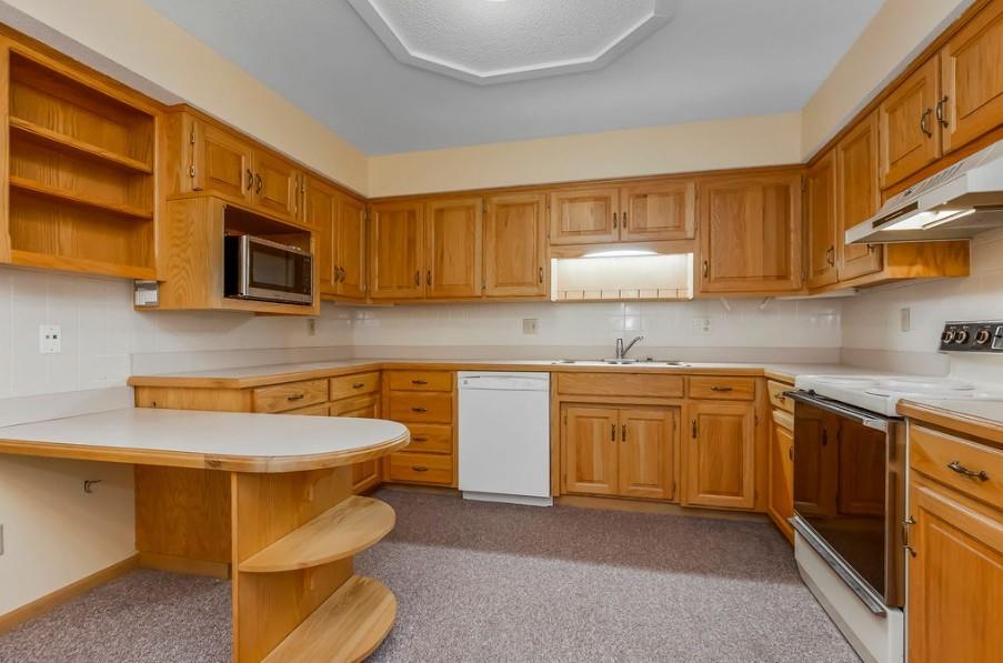 6612 NW Revere Drive