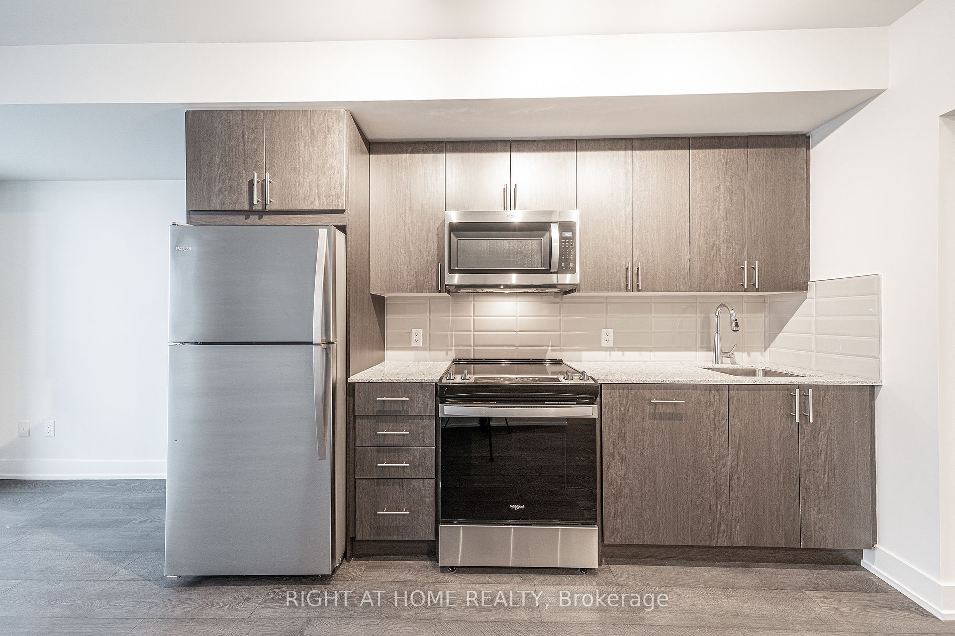 2550 N Simcoe St 2015