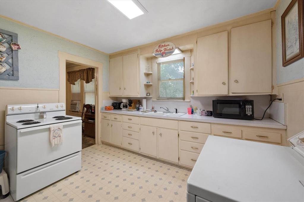 110 Woodland Avenue