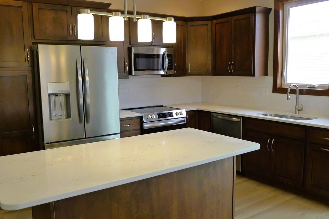 810 Parkside Lane