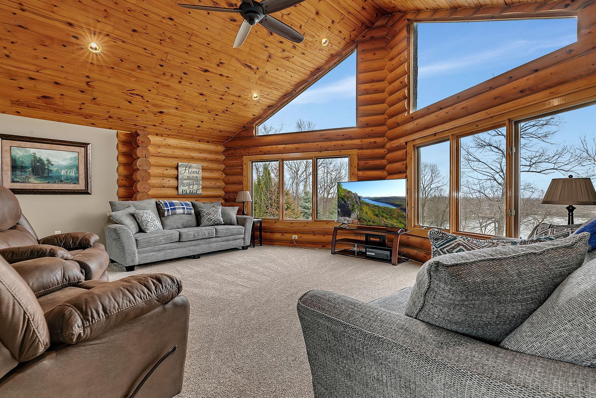 20368 Edgehill Circle