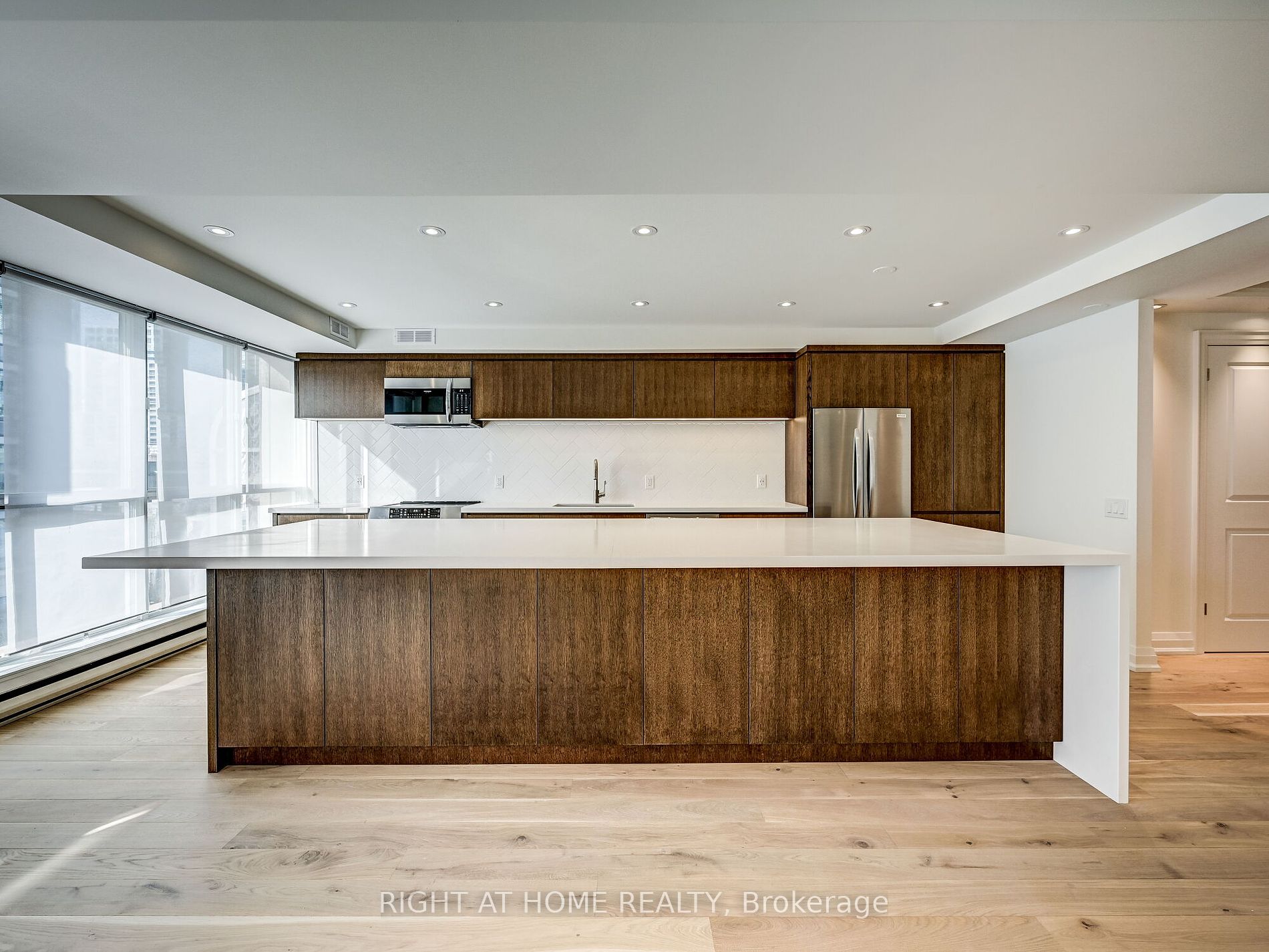 480 W Queens Quay 402W