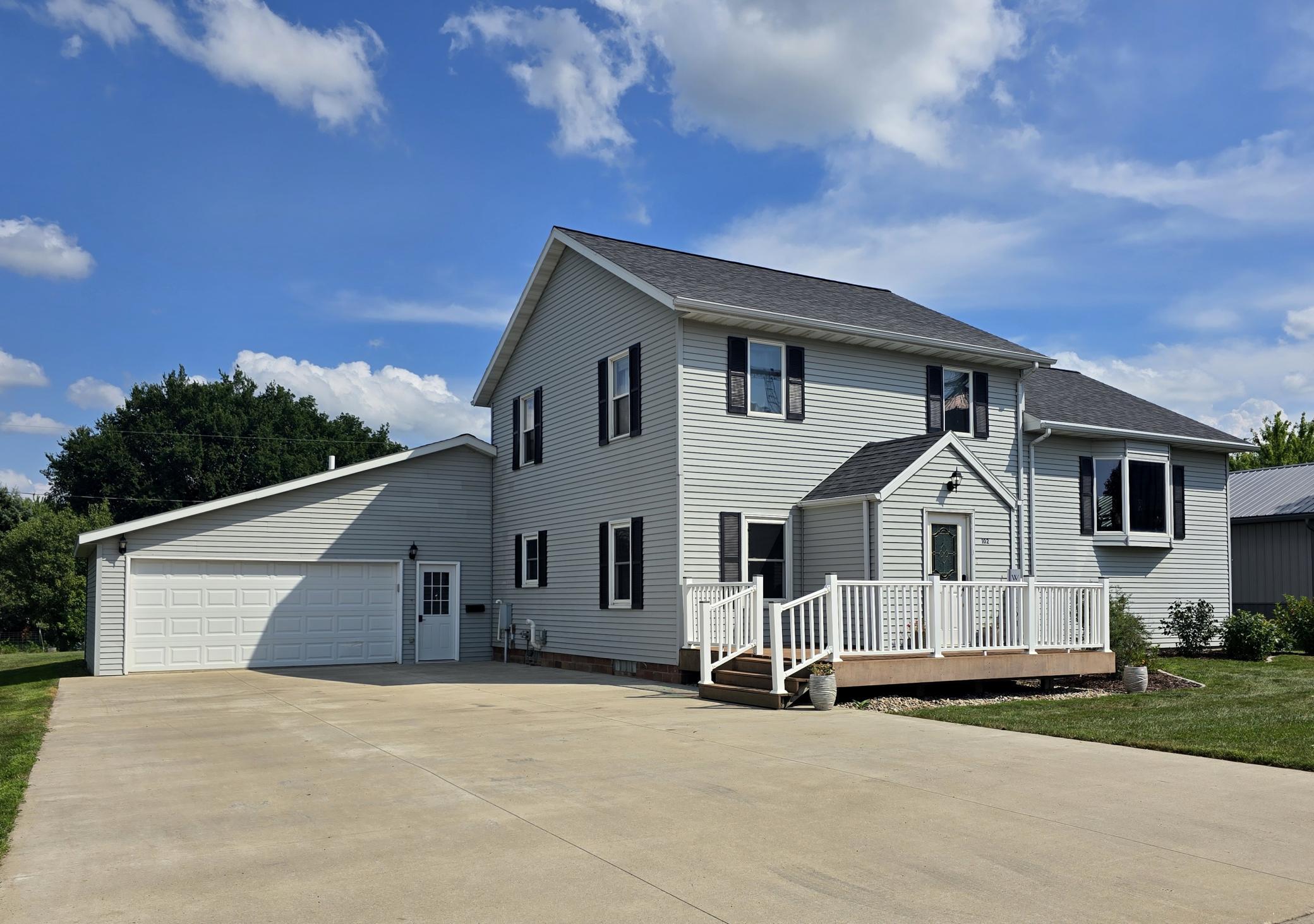 102 County Road 16 S