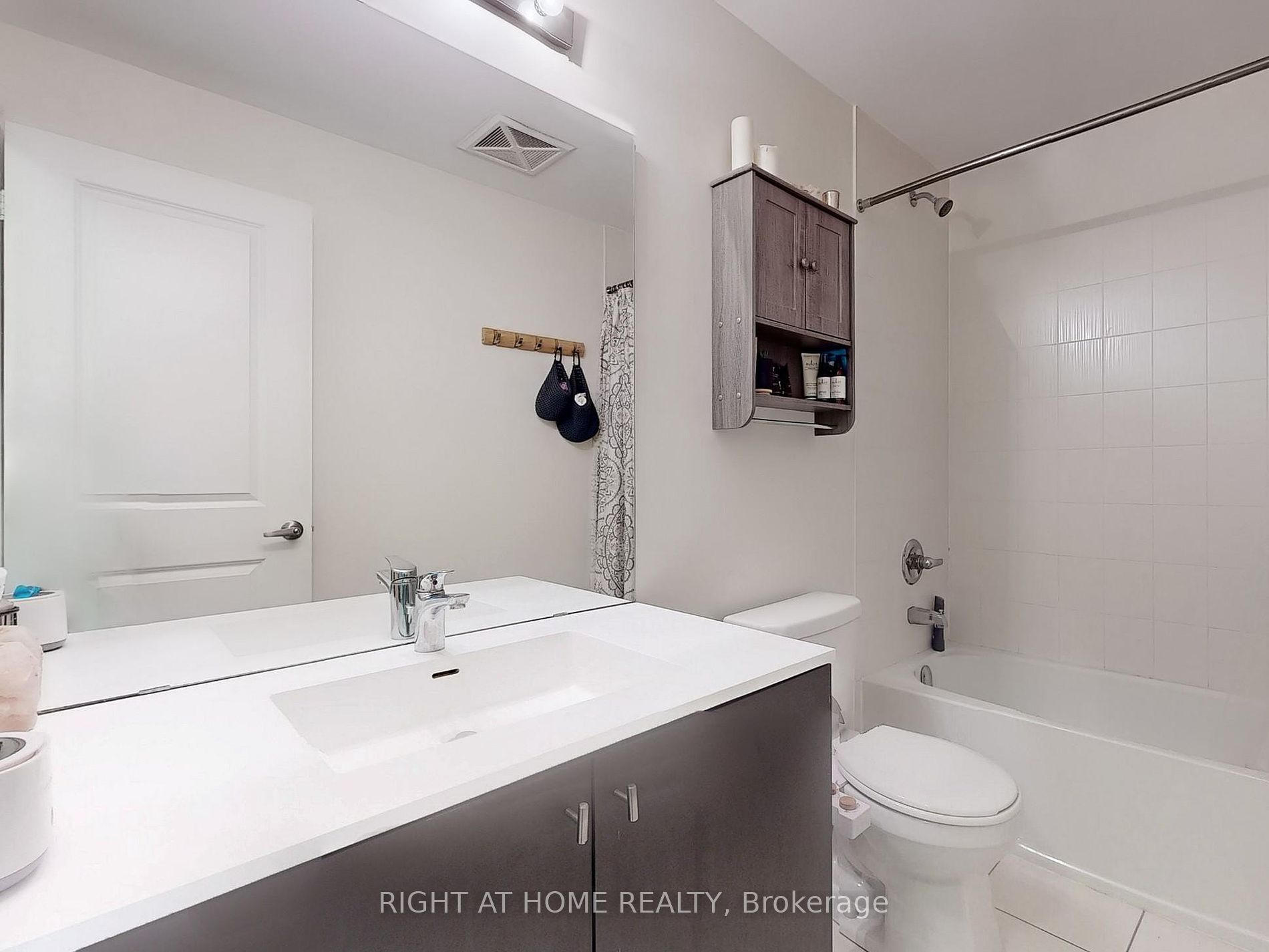 1100 Briar Hill Ave 201