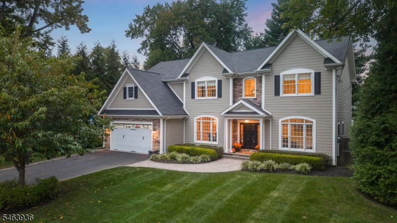 14 Whitman Dr