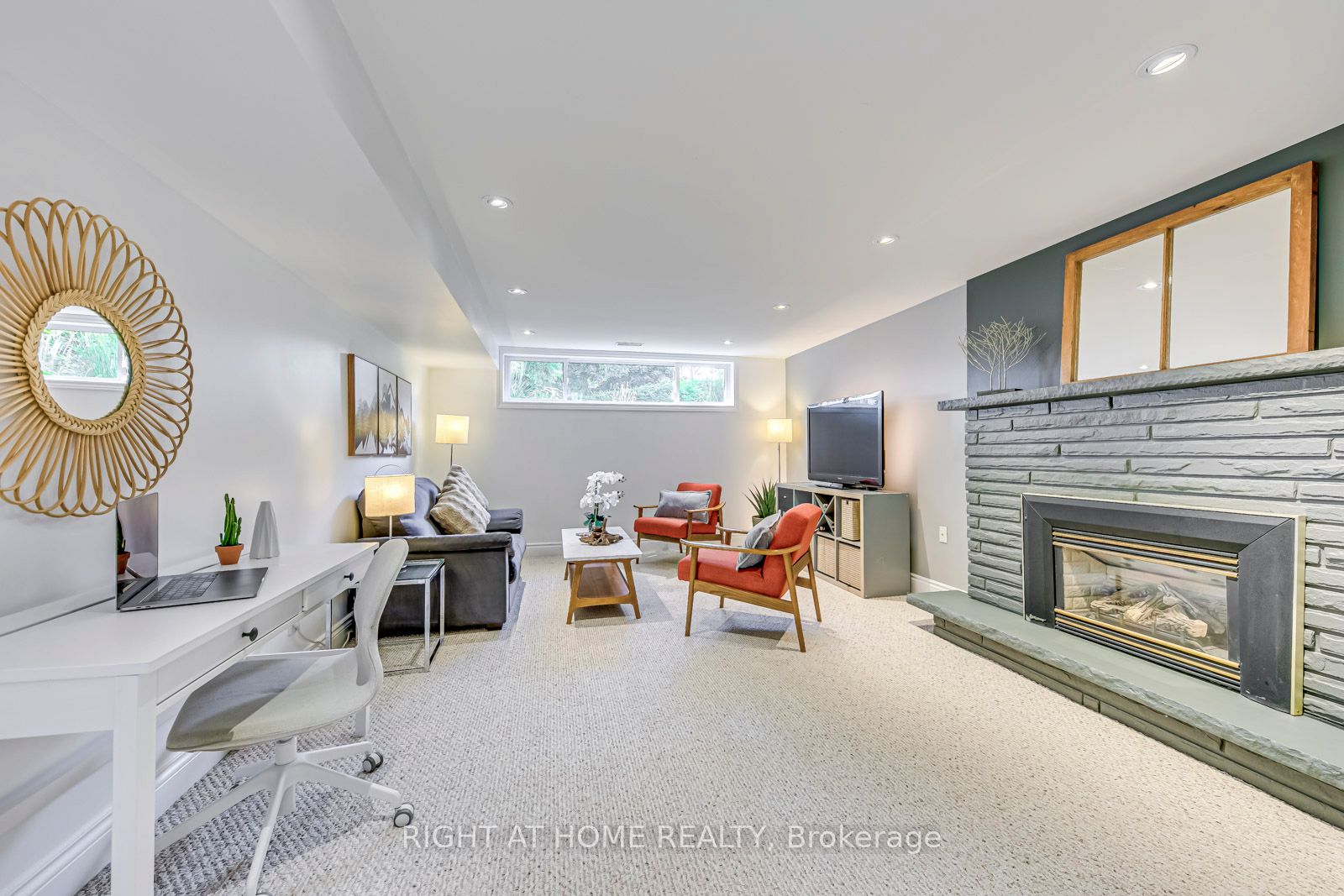 1306 Napier Cres