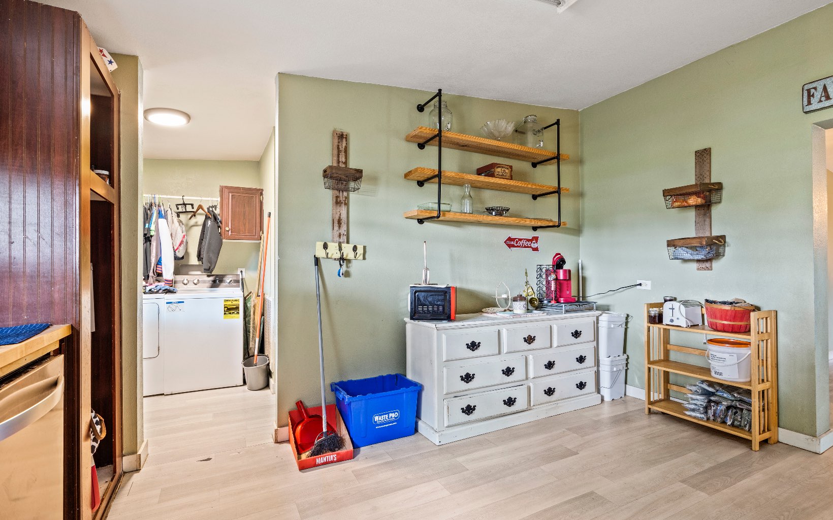 605 NE Governor Ave.