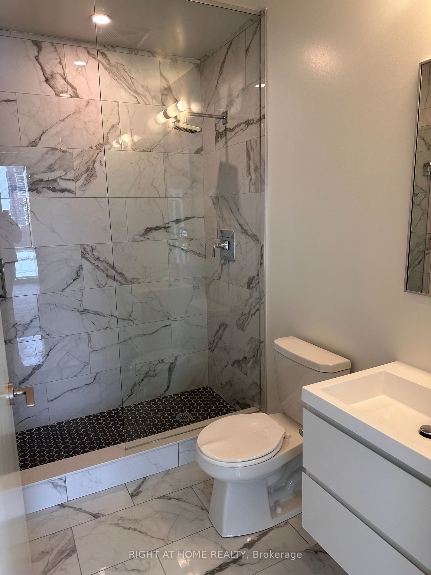 8119 Birchmount Rd 1027
