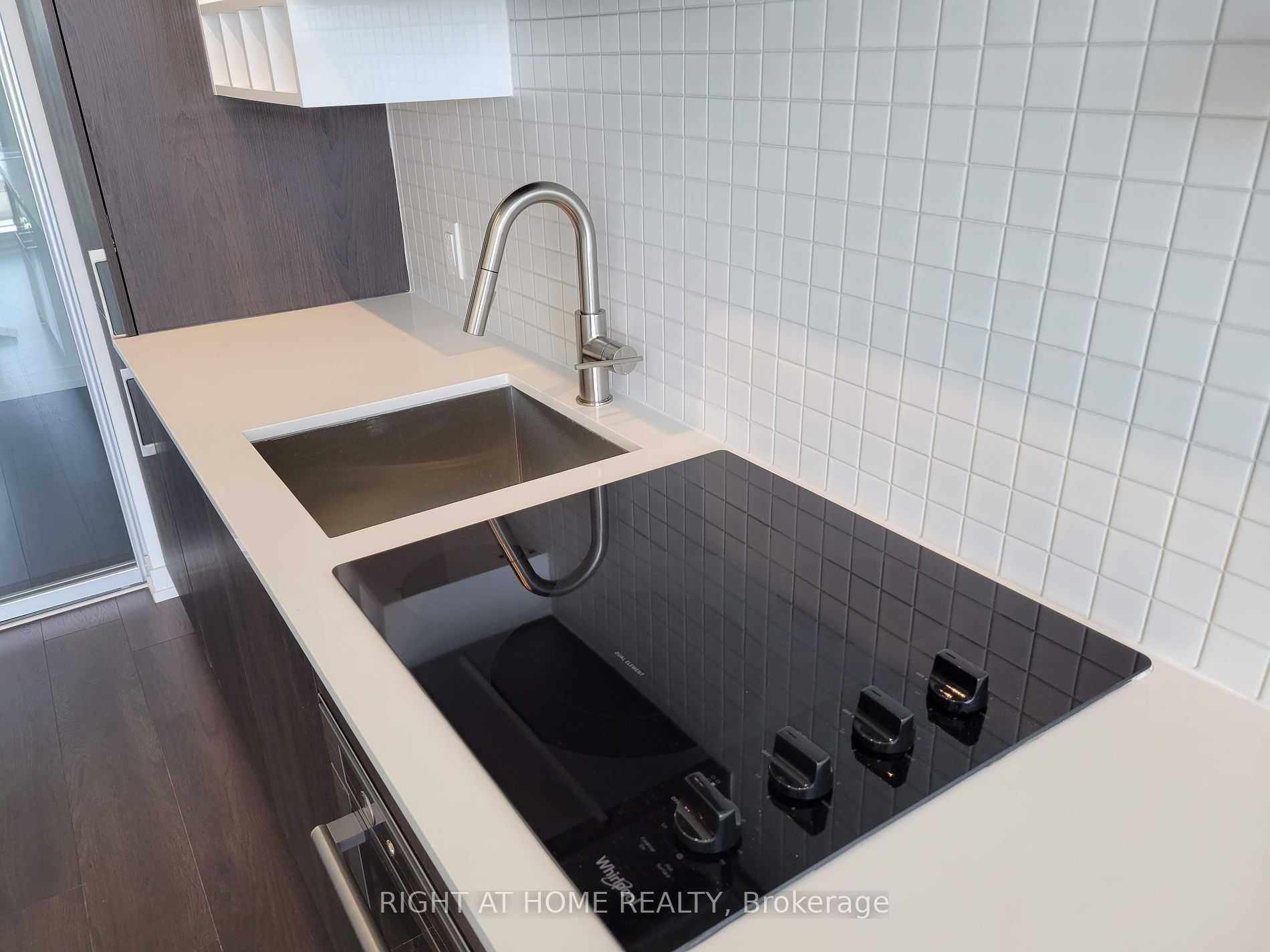 950 Portage Pkwy 6107