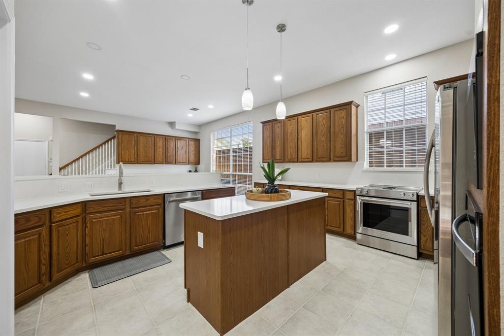 415 Mainsail Drive