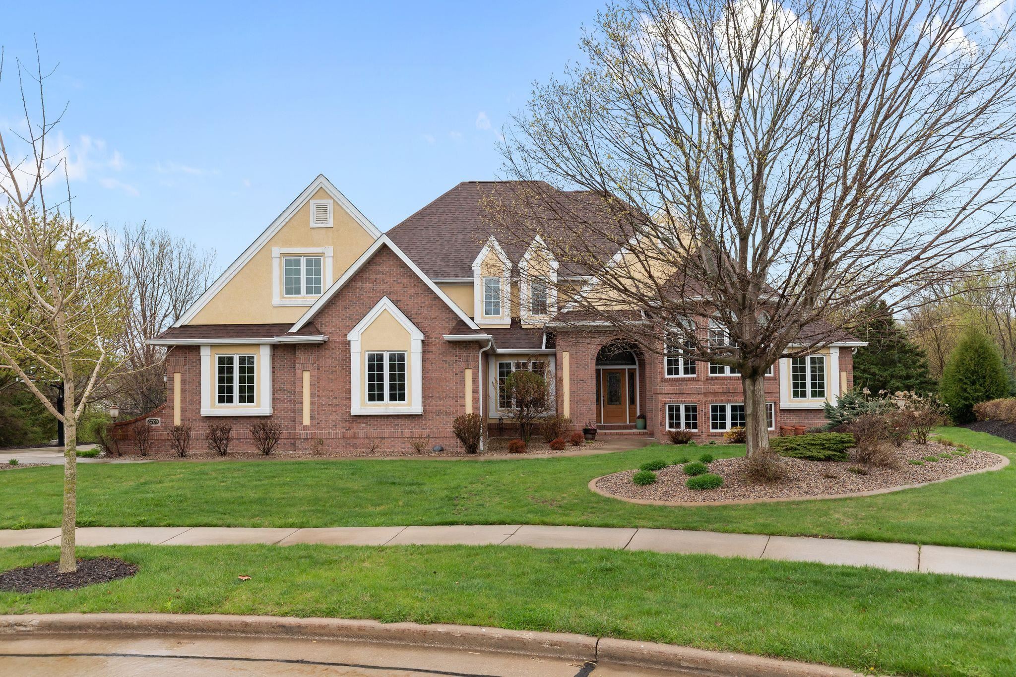 6709 N Gullwing Court