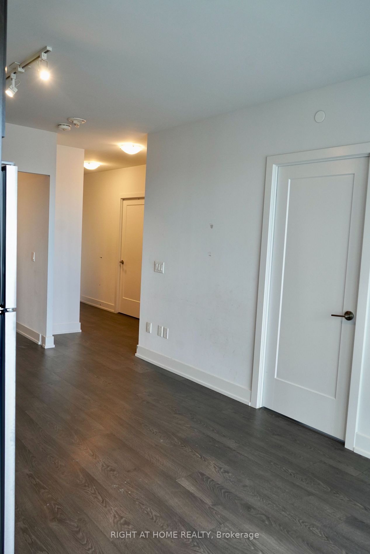 2550 N Simcoe St 1109