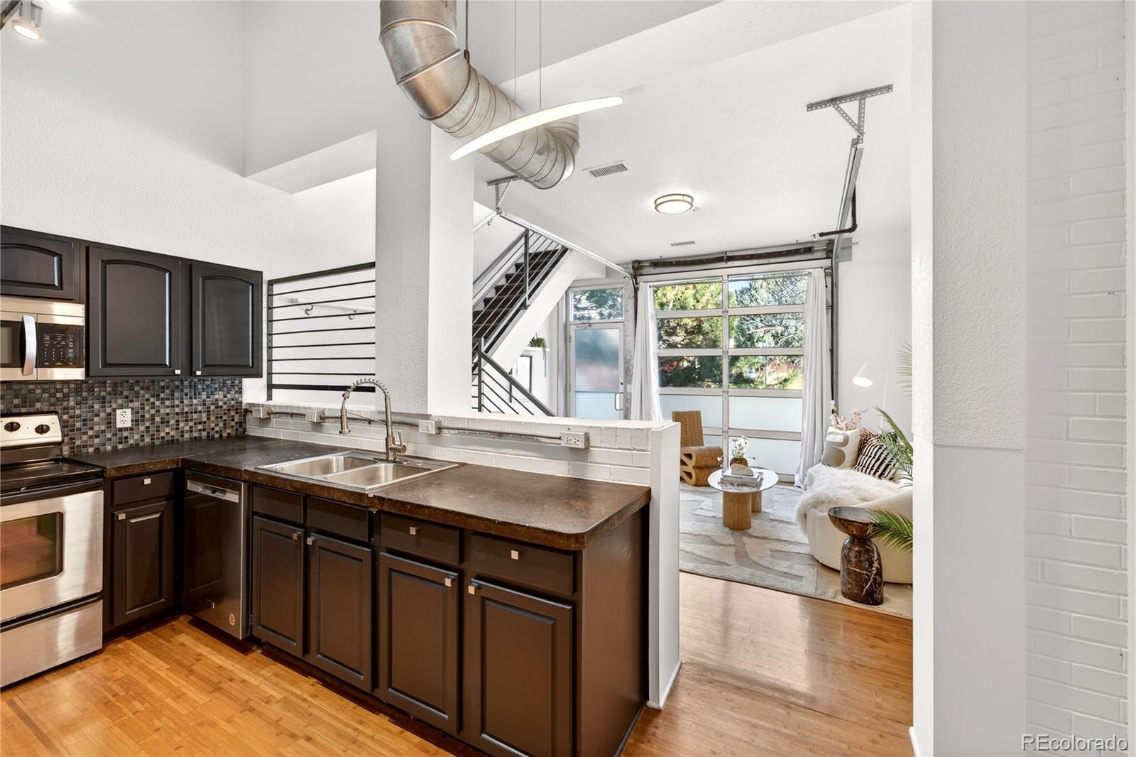 1421 Oneida Street 7