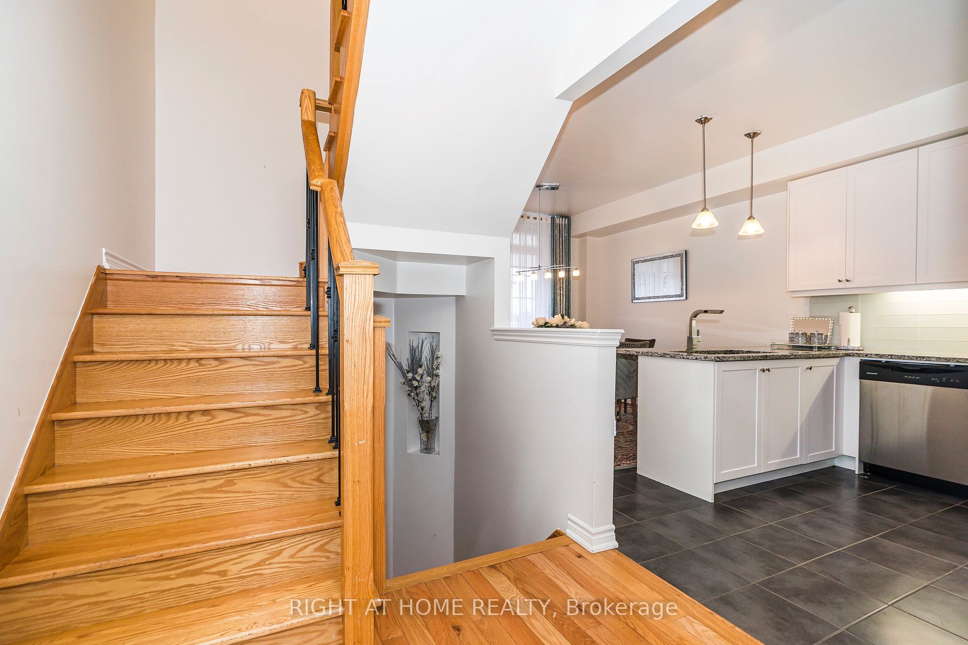 218 Appleton Crt