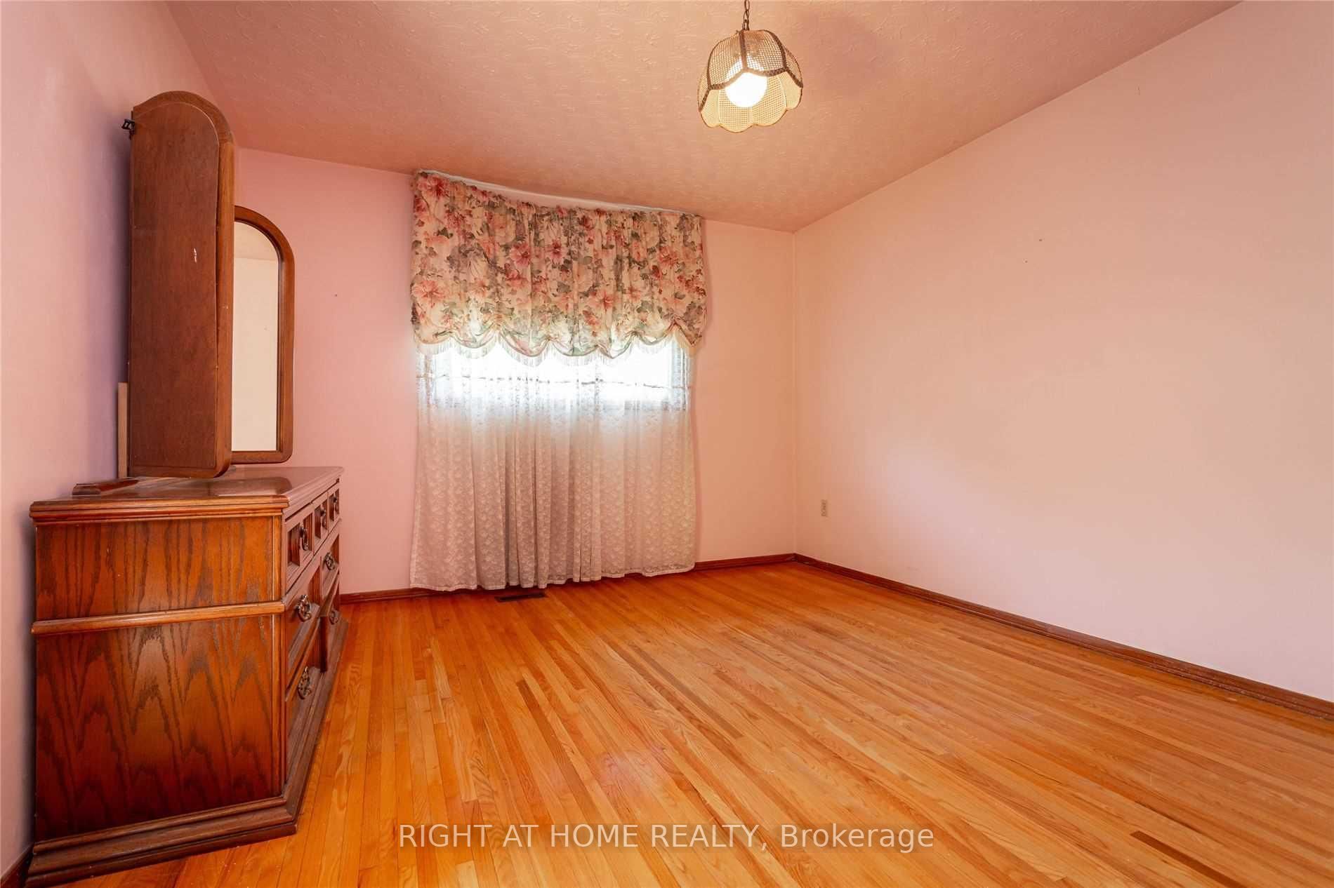 39 Carpenter Ave