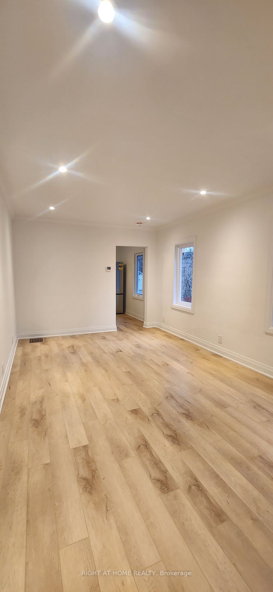 77 Athabaska Ave