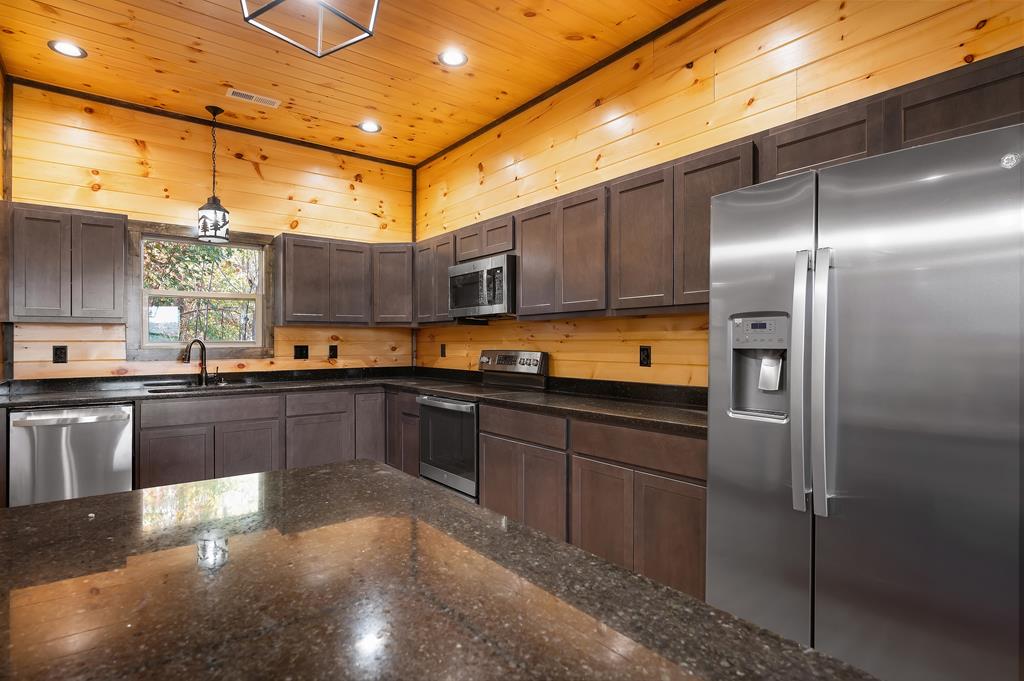 908 Crooked Ridge Rd.