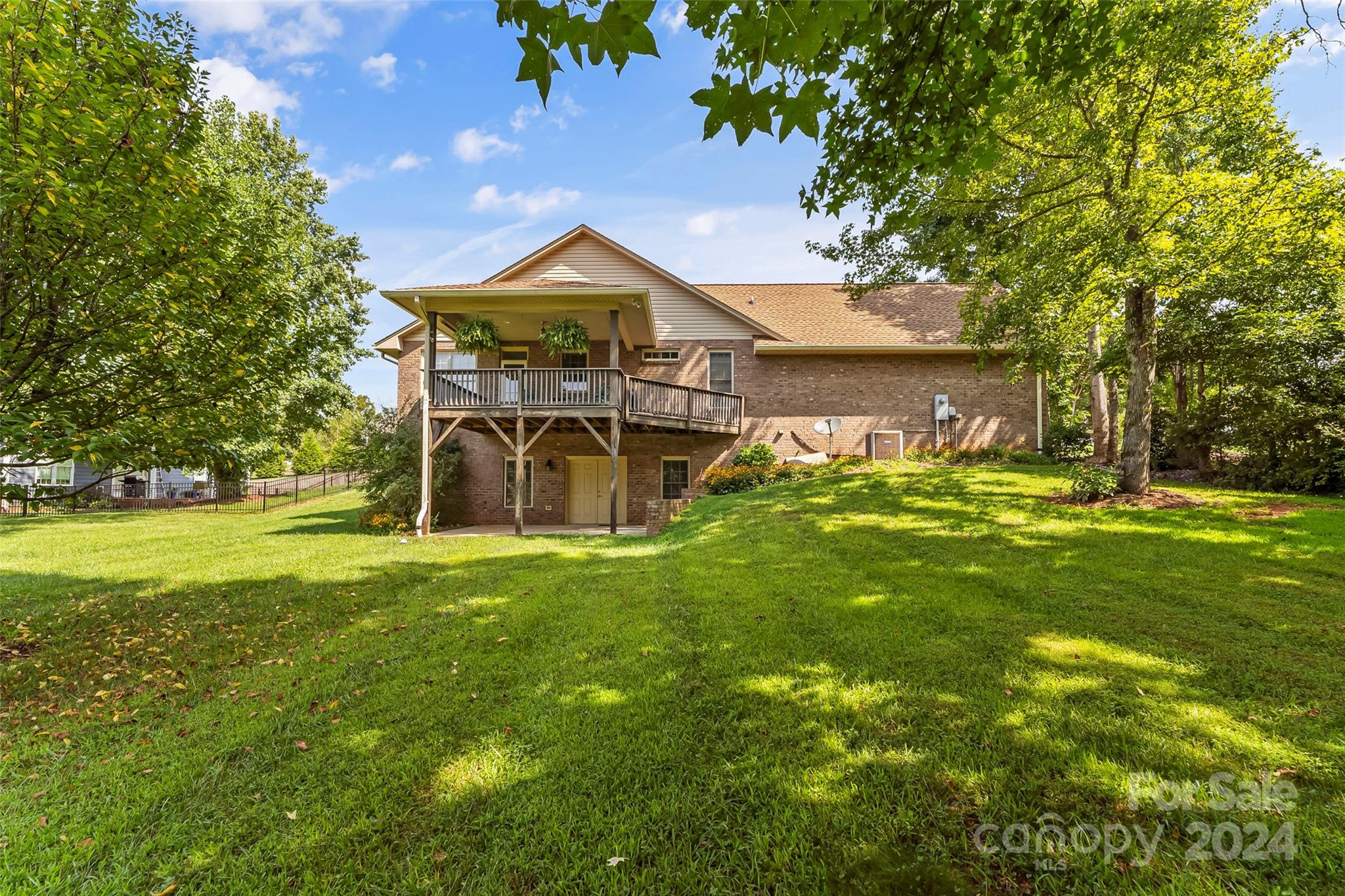 107 Crosscreek Drive