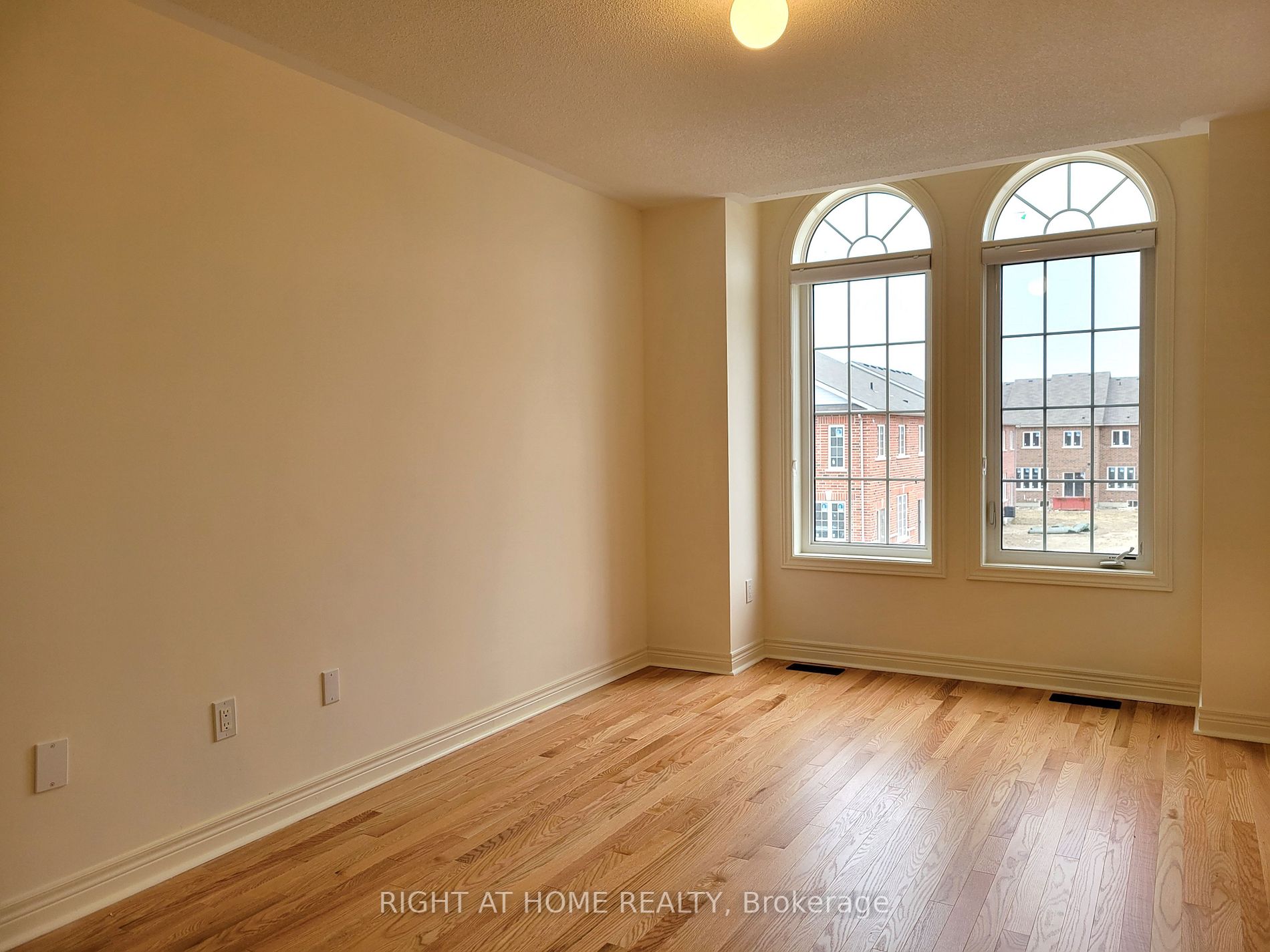 1265 Jim Brewster Circ