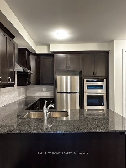 36 Thomas Frisby Jr Cres