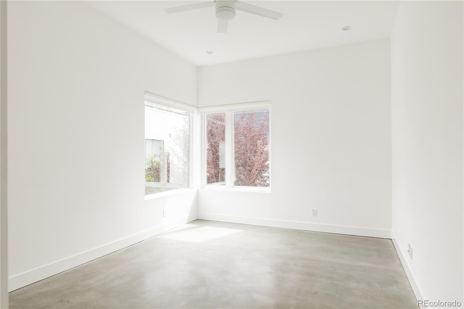 5916 S Sycamore Street