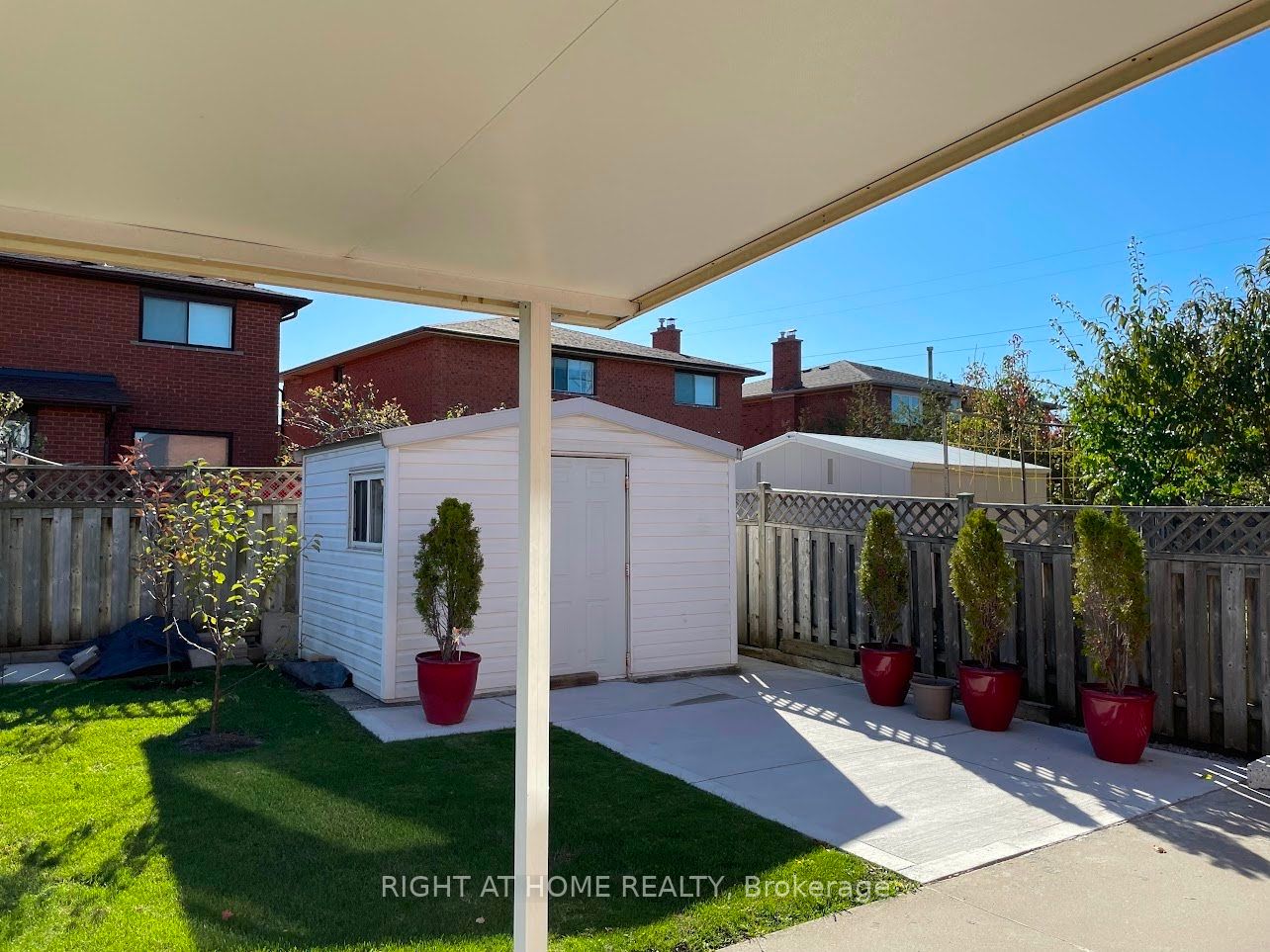 164 Saddle Tree Cres