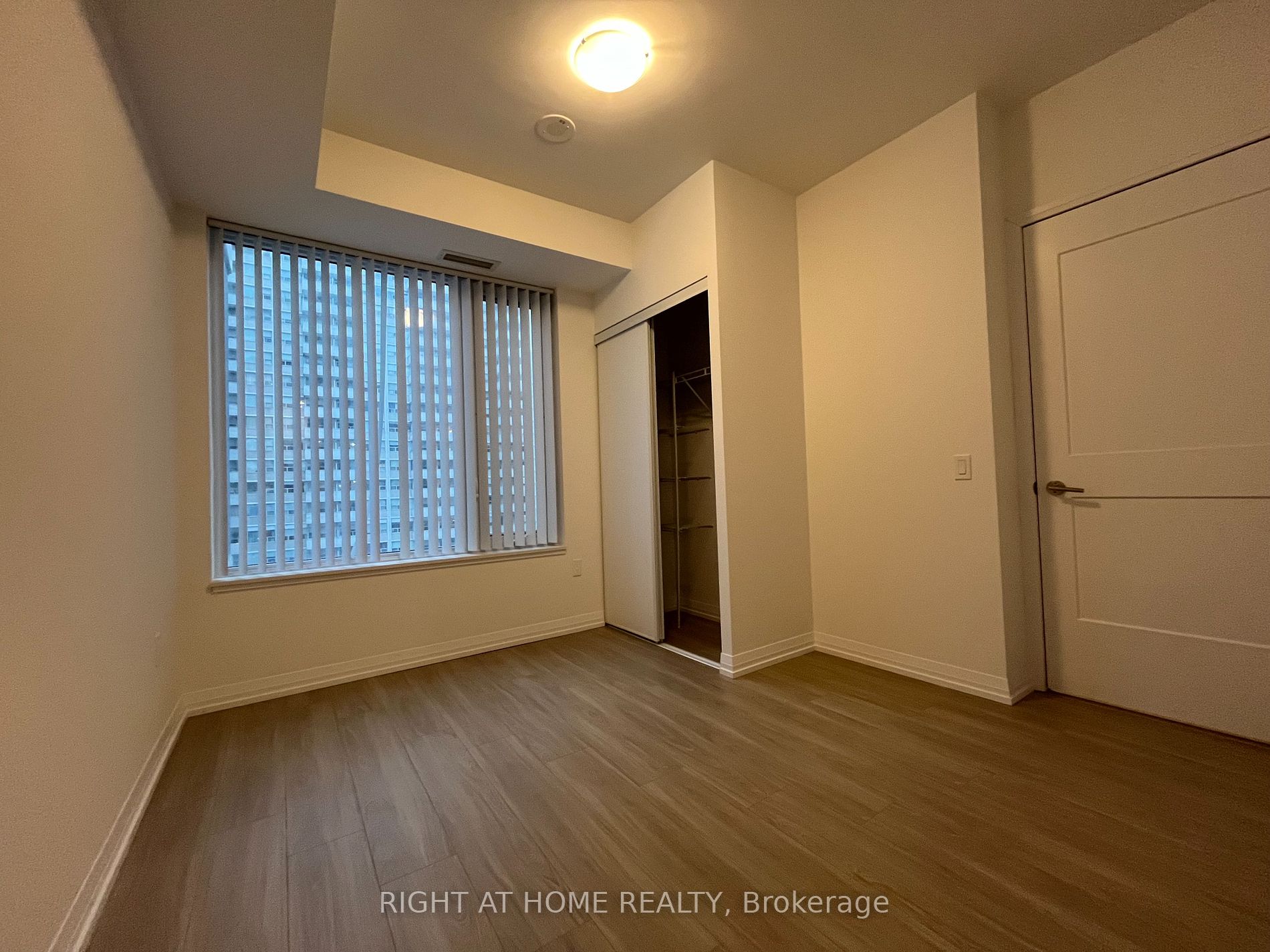 50 Dunfield Ave 1711