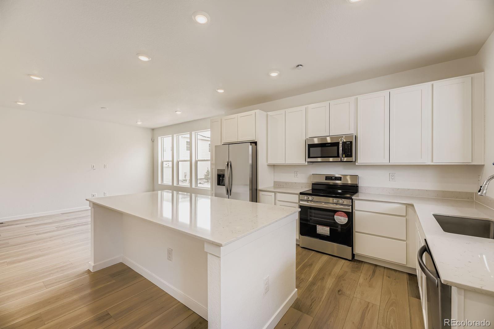 8957 Whiteclover Street