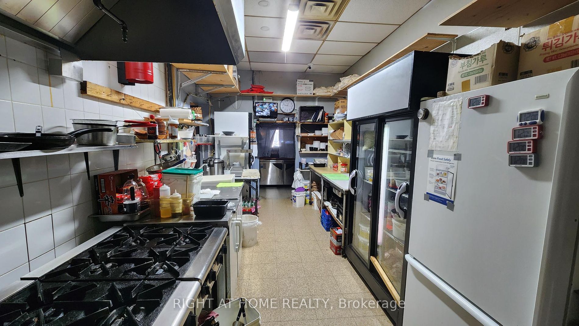 169 E Dundas St 7