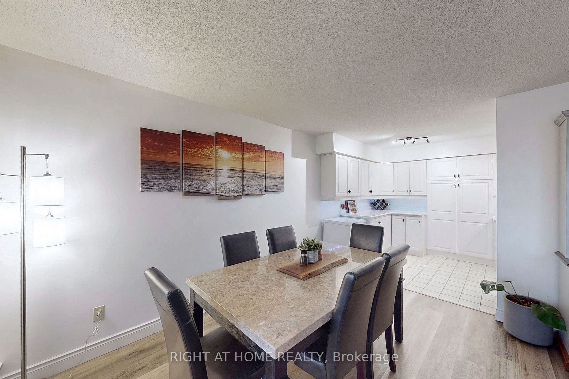 688 Preston Pkwy 403