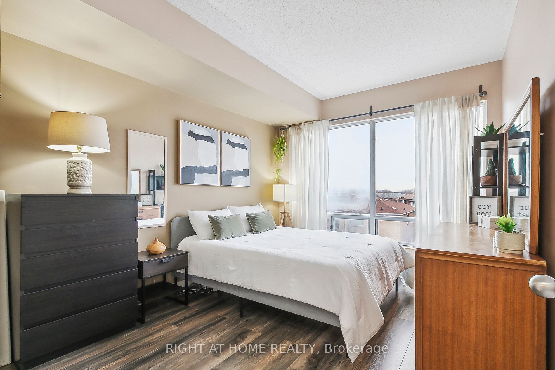 5800 E Sheppard Ave 304