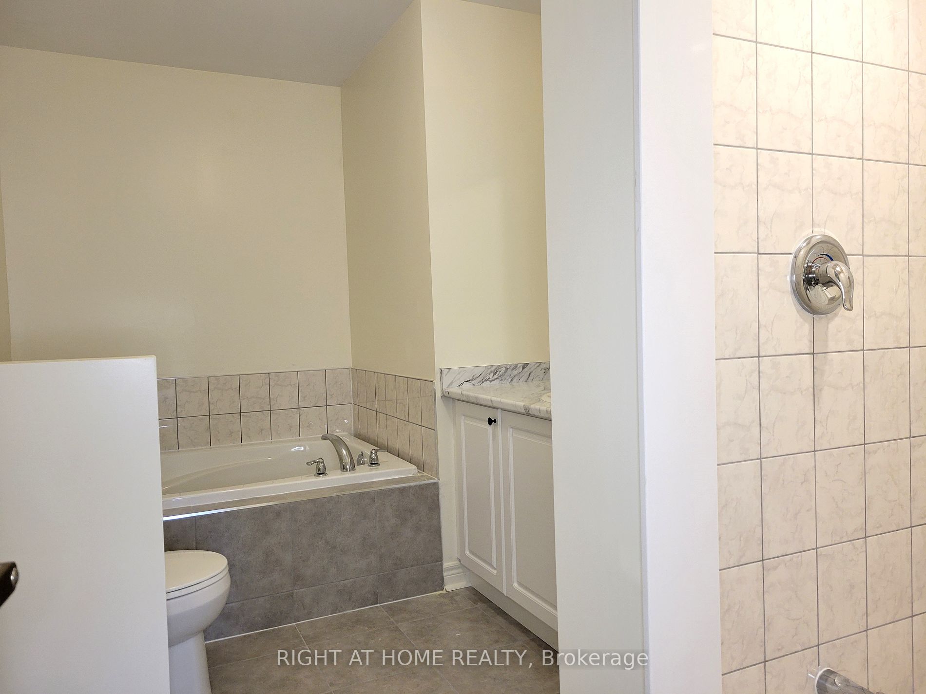 1265 Jim Brewster Circ